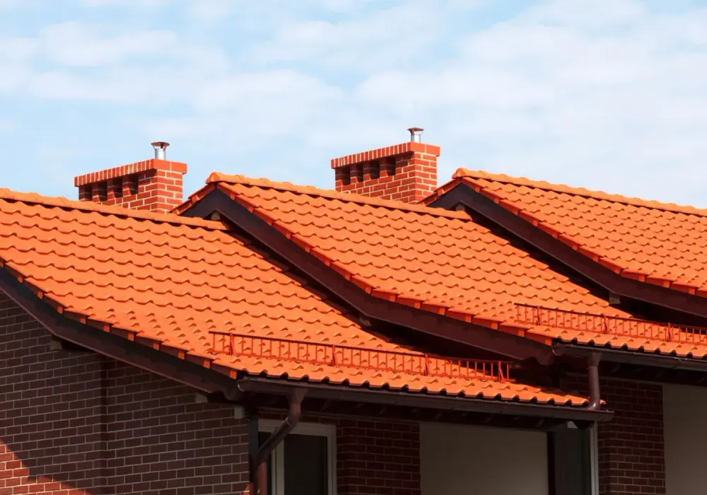Dachówka ceramiczna - czy to wybór na 100 lat? Koszty i fakty