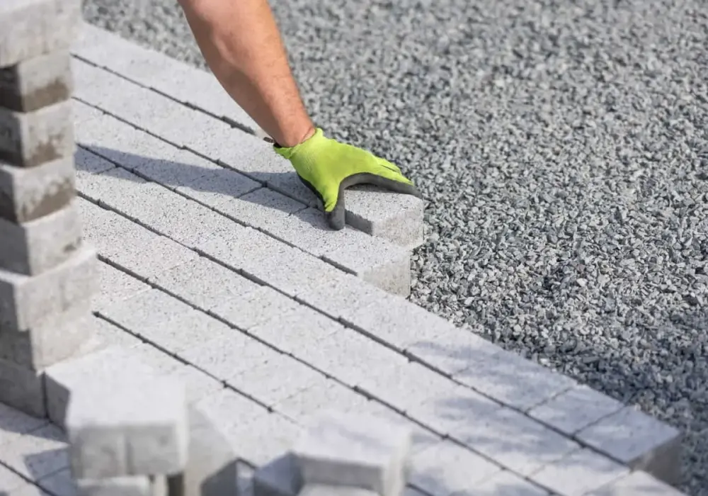 Cement pod kostkę - wybierz typ i proporcje dla trwałej nawierzchni