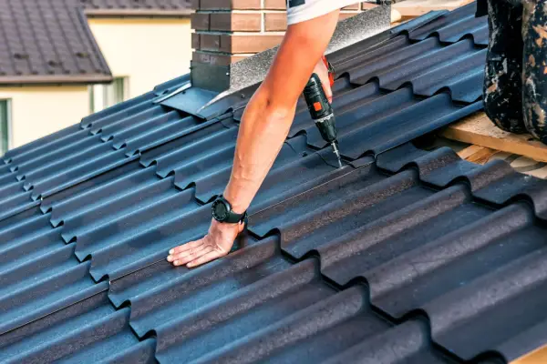 Przecieka dach? Jak uszczelnić od środka - poradnik DIY